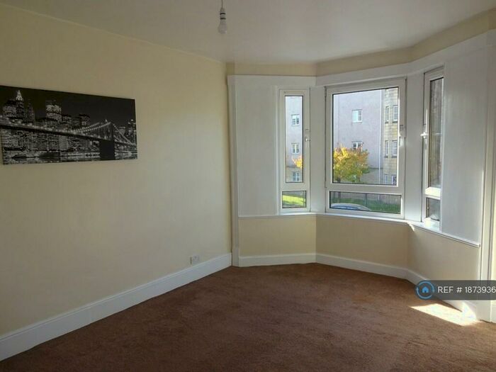 1 Bedroom Flat To Rent In Maxwellton Street, Paisley, PA1
