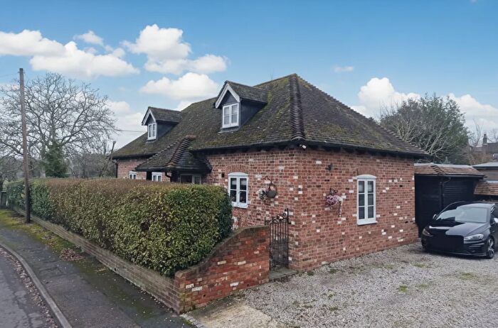 3 Bedroom Bungalow For Sale In Racefield Close, Shorne, Gravesend, DA12