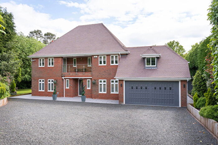 5 Bedroom Detached House For Sale In Twatling Road, Barnt Green, B45