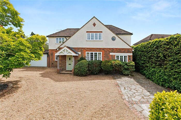 4 Bedroom Detached House For Sale In Broomleaf Road, Farnham, Surrey, GU9