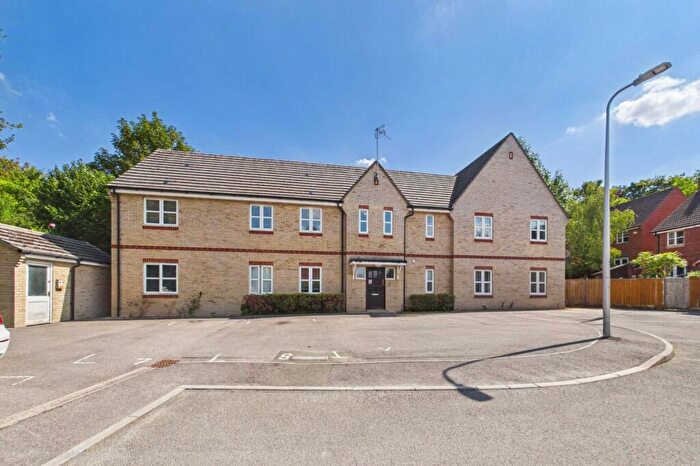 2 Bedroom Apartment For Sale In Lawrence Place, Newbury, Berkshire, RG14