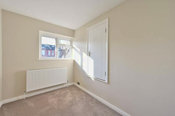 3 Bedroom Terraced House To Rent In Gap Road, Wimbledon, London, SW19