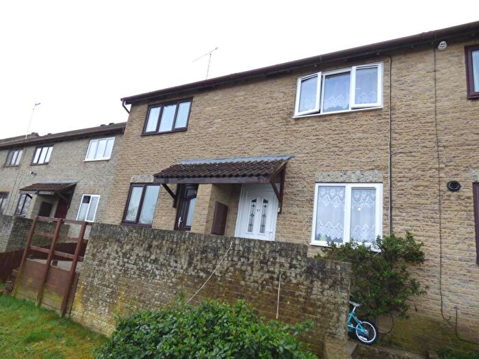 2 Bedroom House To Rent In Whatcombe Road, Frome, Somerset, BA11