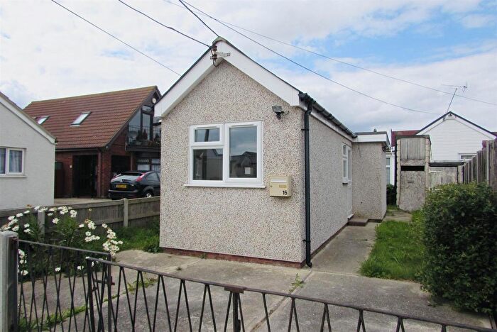 1 Bedroom Detached Bungalow To Rent In Sea Crescent, Jaywick, CO15