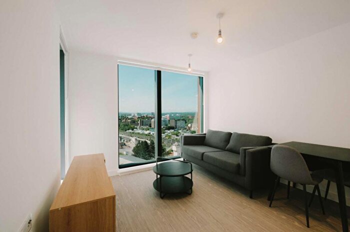1 Bedroom Flat To Rent In The Landmark, Salford, Manchester, M5