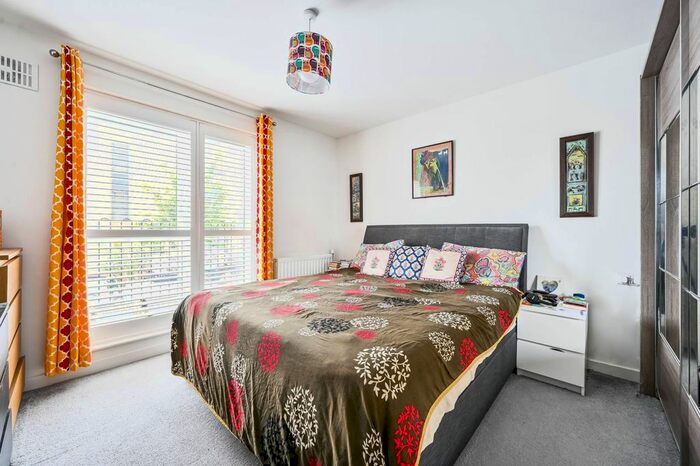 2 Bedroom Flat To Rent In Bowen Drive, Charlton, London, SE7