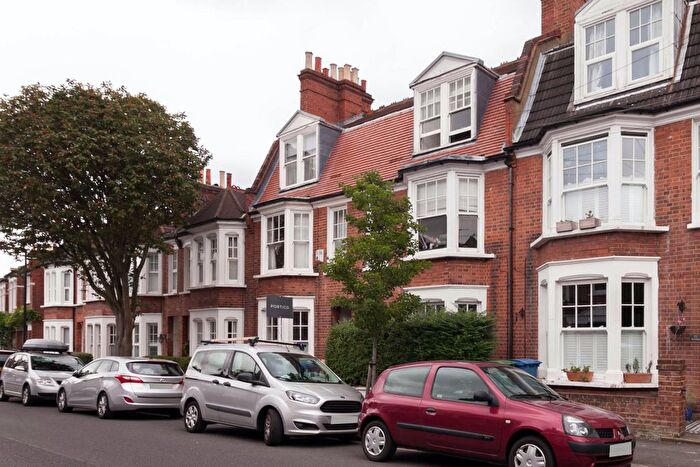 1 Bedroom Flat To Rent In Ryedale, London, SE22