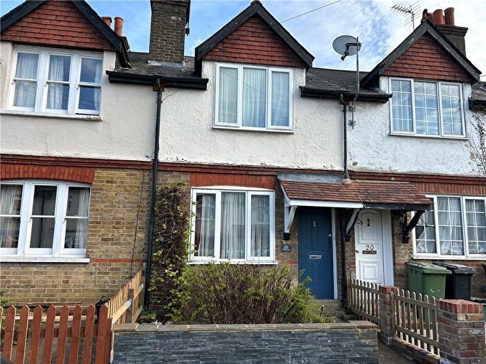 3 Bedroom Terraced House For Sale In Middle Lane, Epsom, KT17
