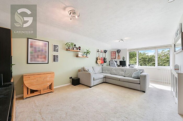 2 Bedroom Maisonette For Sale In Hazel Mead, Epsom, KT17