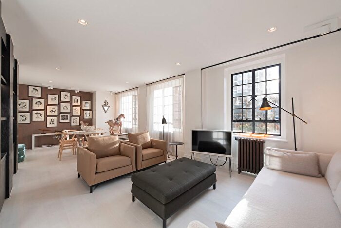 4 Bedroom Flat To Rent In Chelsea Manor Street, London, SW3