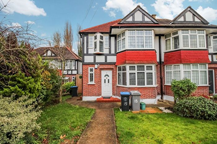 2 Bedroom Flat To Rent In Leith Close, London, NW9