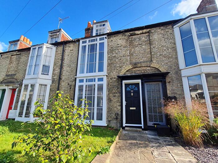 4 Bedroom Terraced House To Rent In Carisbrooke Road, Newport, PO30