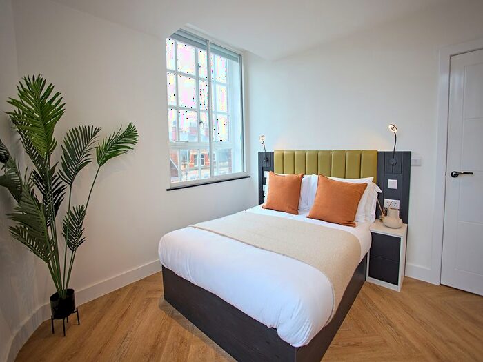 1 Bedroom Flat To Rent In Apt, Live Oasis Eastgate #, LS2