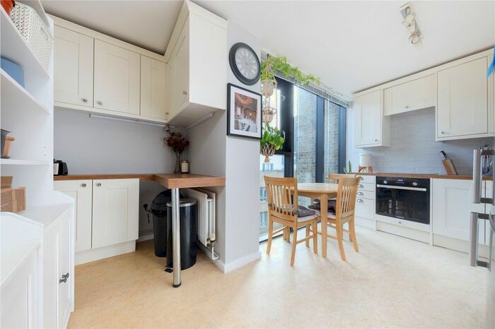 2 Bedroom Flat To Rent In Britannia Walk, City Approach, N1