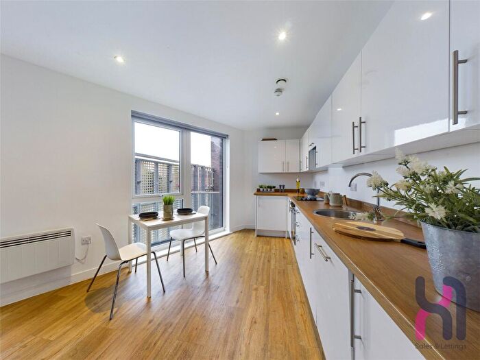 2 Bedroom Flat To Rent In The Plaza, Every Street, Ancoats, Manchester, M4