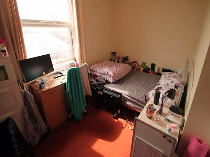 4 Bedroom House To Rent In Claremont Grove, Leeds, LS3