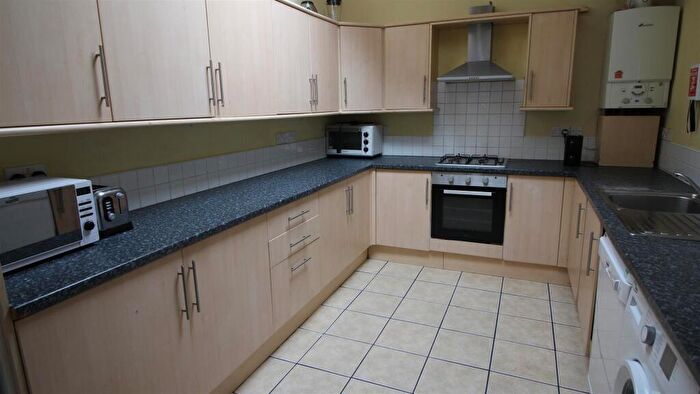 7 Bedroom Semi-Detached House To Rent In **£ppw Excl Bills** Teversal Avenue, Lenton, NG7