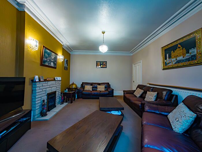 7 Bedroom Semi-Detached House For Sale In Stoke Green, Coventry, CV3