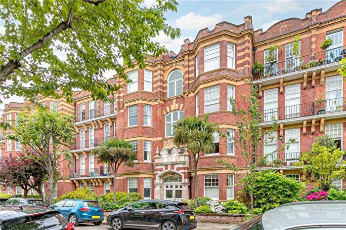 3 Bedroom Flat To Rent In Riverview Gardens, London, SW13