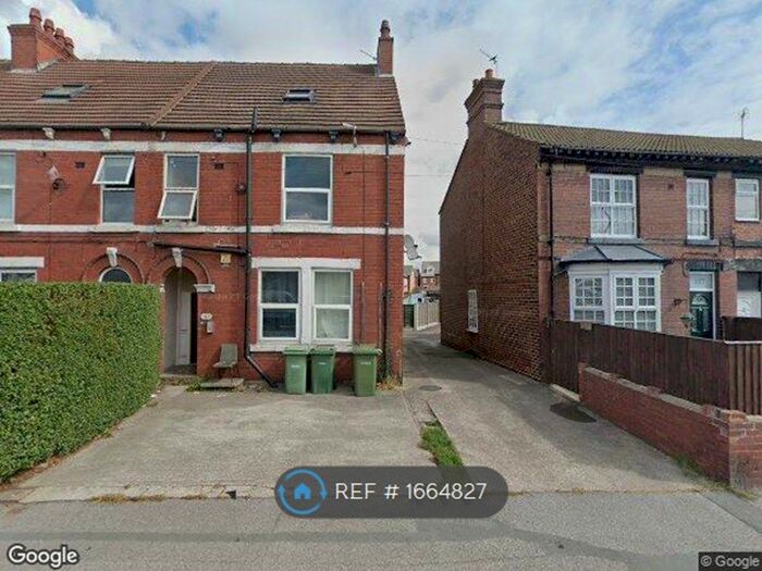 1 Bedroom Flat To Rent In Pontefract Road, Featherstone, Pontefract, WF7