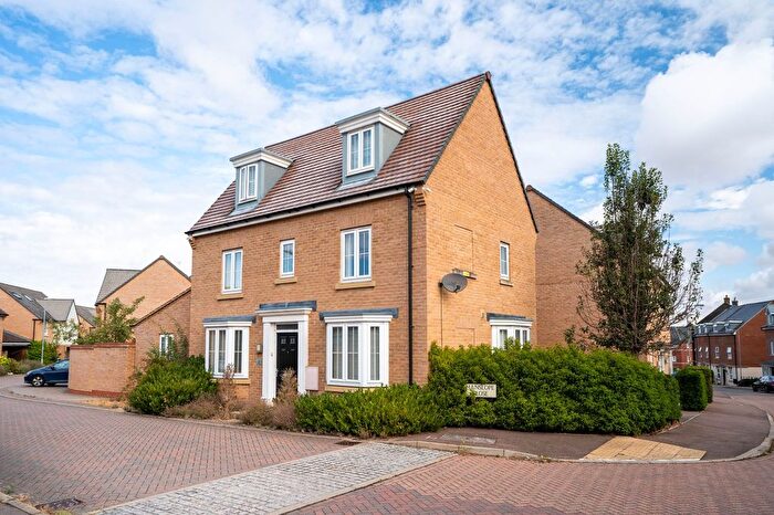 4 Bedroom Detached House For Sale In Hanslope Close, Papworth Everard, CB23