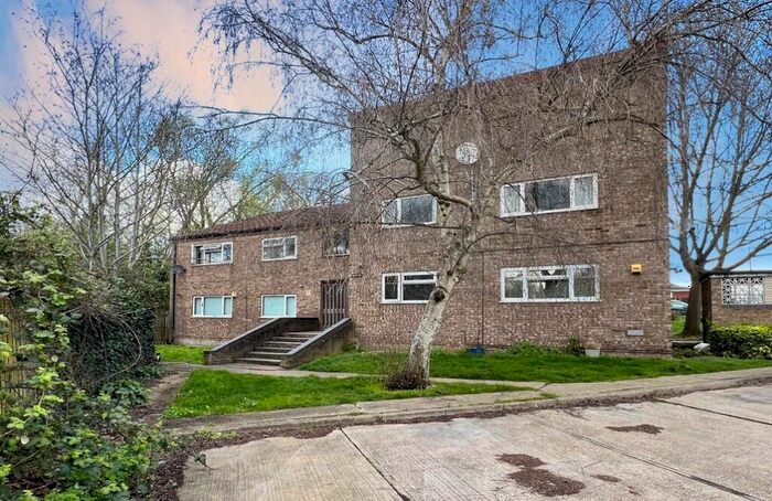 1 Bedroom Apartment To Rent In Merrylands, Basildon, SS15