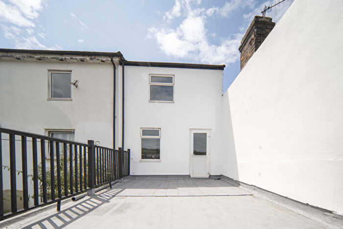 3 Bedroom Flat To Rent In London Road, Dover, CT17