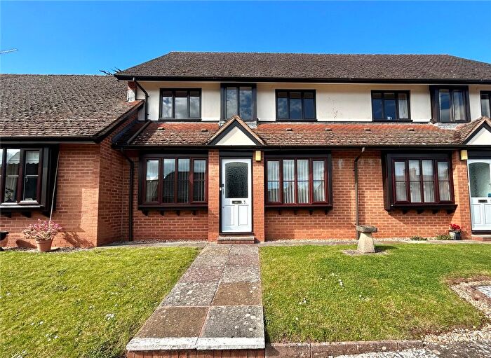 1 Bedroom Flat For Sale In Market House Lane, Minehead, Somerset, TA24