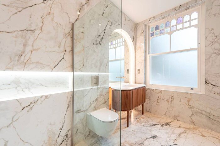 3 Bedroom Maisonette For Sale In Chevening Road, Queen's Park, London, NW6