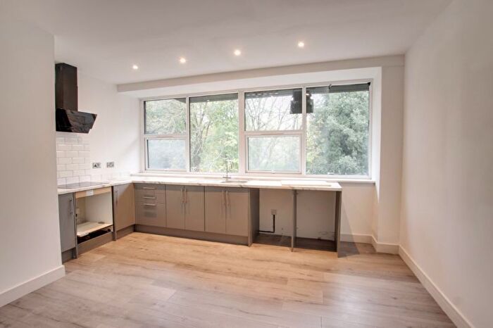 1 Bedroom Flat To Rent In Windsor Road, Trowbridge, BA14