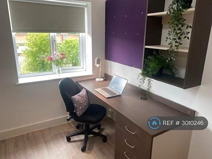 2 Bedroom Flat To Rent In Neuadd Y Castell, Bangor, LL57