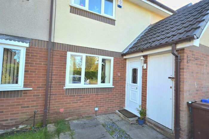 2 Bedroom Semi-Detached House To Rent In River View Close, Prestwich, Manchester, M25