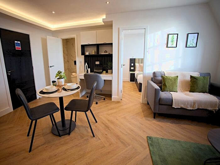 1 Bedroom Flat To Rent In Apt, Live Oasis Eastgate #, LS2