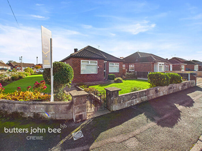 3 Bedroom Detached Bungalow For Sale In Lingfield Drive, Crewe, CW1