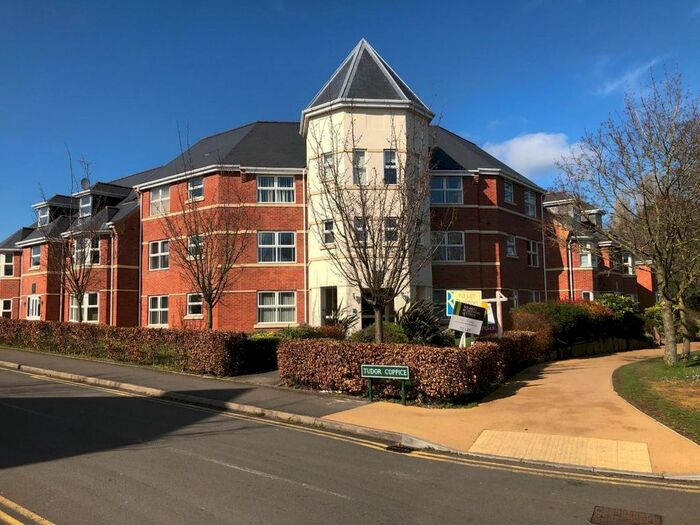 2 Bedroom Flat To Rent In Tudor Coppice, Solihull B91