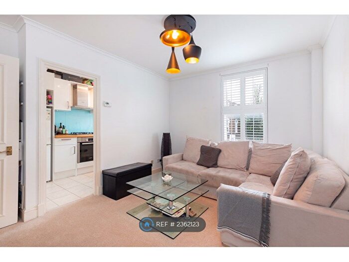 1 Bedroom Flat To Rent In Blythe Road, London, W14