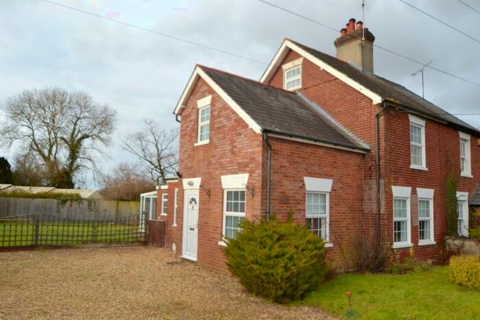 4 Bedroom Semi-Detached House For Sale In Fordingbridge, SP6