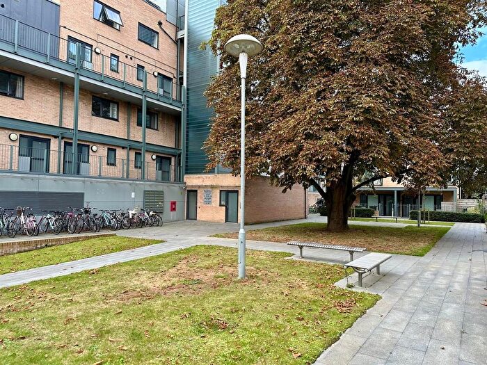 2 Bedroom Flat To Rent In Flamsteed Close, Cambridge, CB1