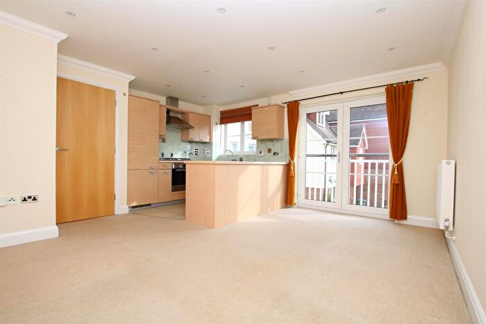 2 Bedroom Apartment To Rent In Pondtail Park, Horsham, RH12