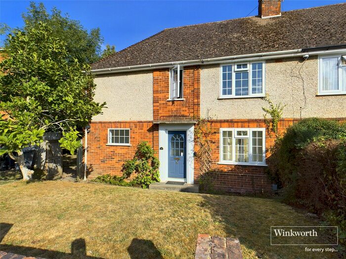 2 Bedroom Maisonette To Rent In Knights Way, Emmer Green, Reading, Berkshire, RG4