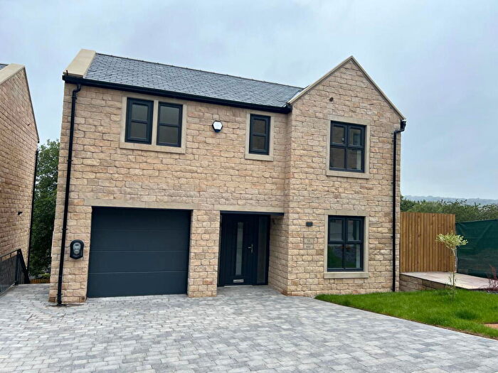 4 Bedroom Detached House For Sale In Hollin Way, Linthwaite, HD7
