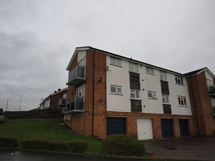 2 Bedroom Flat For Sale In Shakespeare Road, Wellingborough, NN8