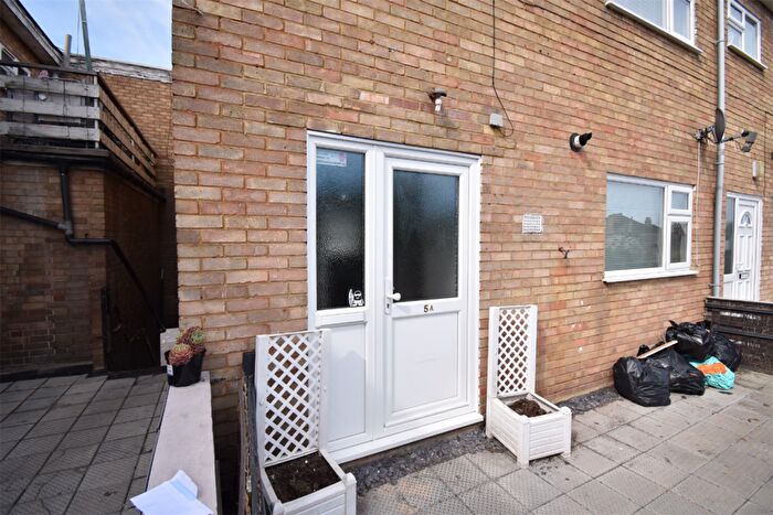 2 Bedroom Maisonette To Rent In Avon Way, Shoeburyness, SS3