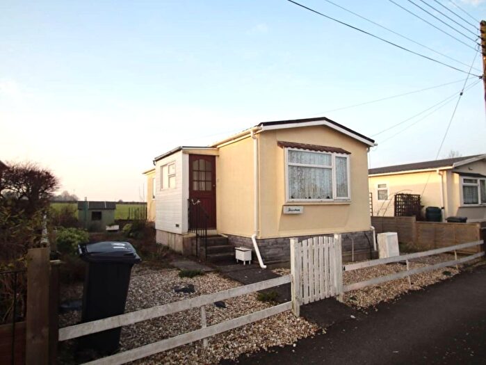 1 Bedroom Mobile/park Home For Sale In College Close, Langport, TA10