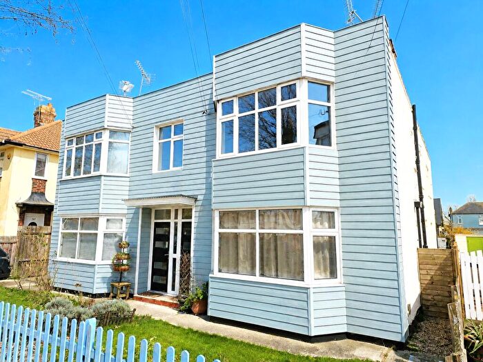 3 Bedroom Apartment To Rent In Tankerville Drive, Leigh-on-Sea, Essex, SS9