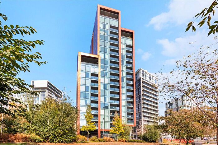 3 Bedroom Flat To Rent In Bronze Building, Buckhold Road, Wandsworth, SW18