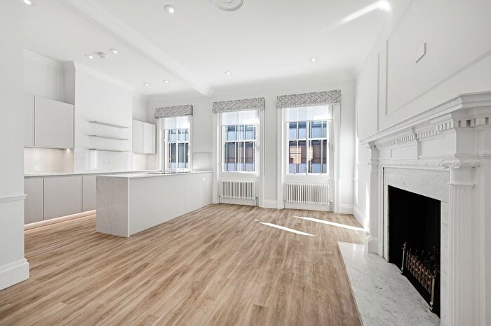 3 Bedroom Maisonette To Rent In Duke Of York Square, London, SW3