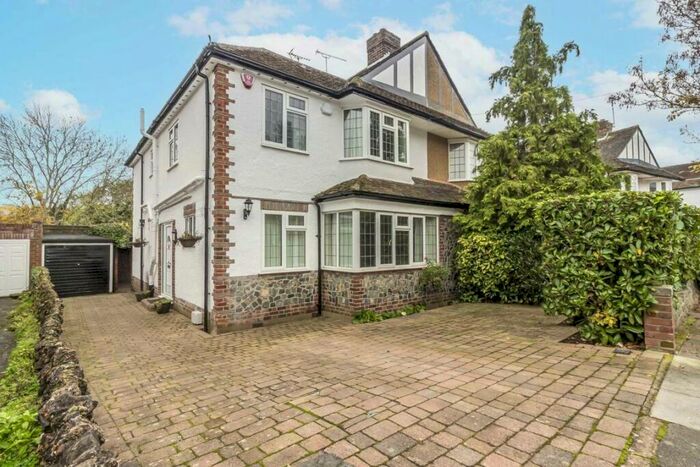 4 Bedroom Semi-Detached House To Rent In Great Bushey Drive, Totteridge And Whetstone, N20