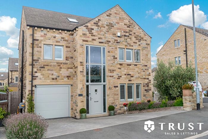 6 Bedroom Detached House For Sale In Tinker Lane, Lepton, HD8