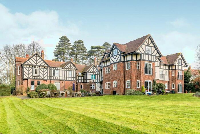 2 Bedroom Apartment To Rent In Buckingham Road, Winslow, Buckingham, MK18